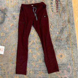 Figs burgundy skinny scrub pants (small tall)